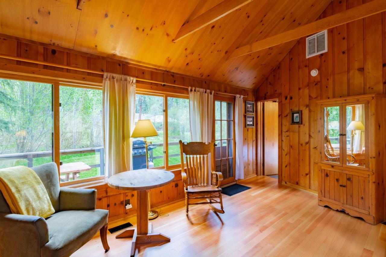 Lake Creek Lodge Camp Sherman Exterior photo