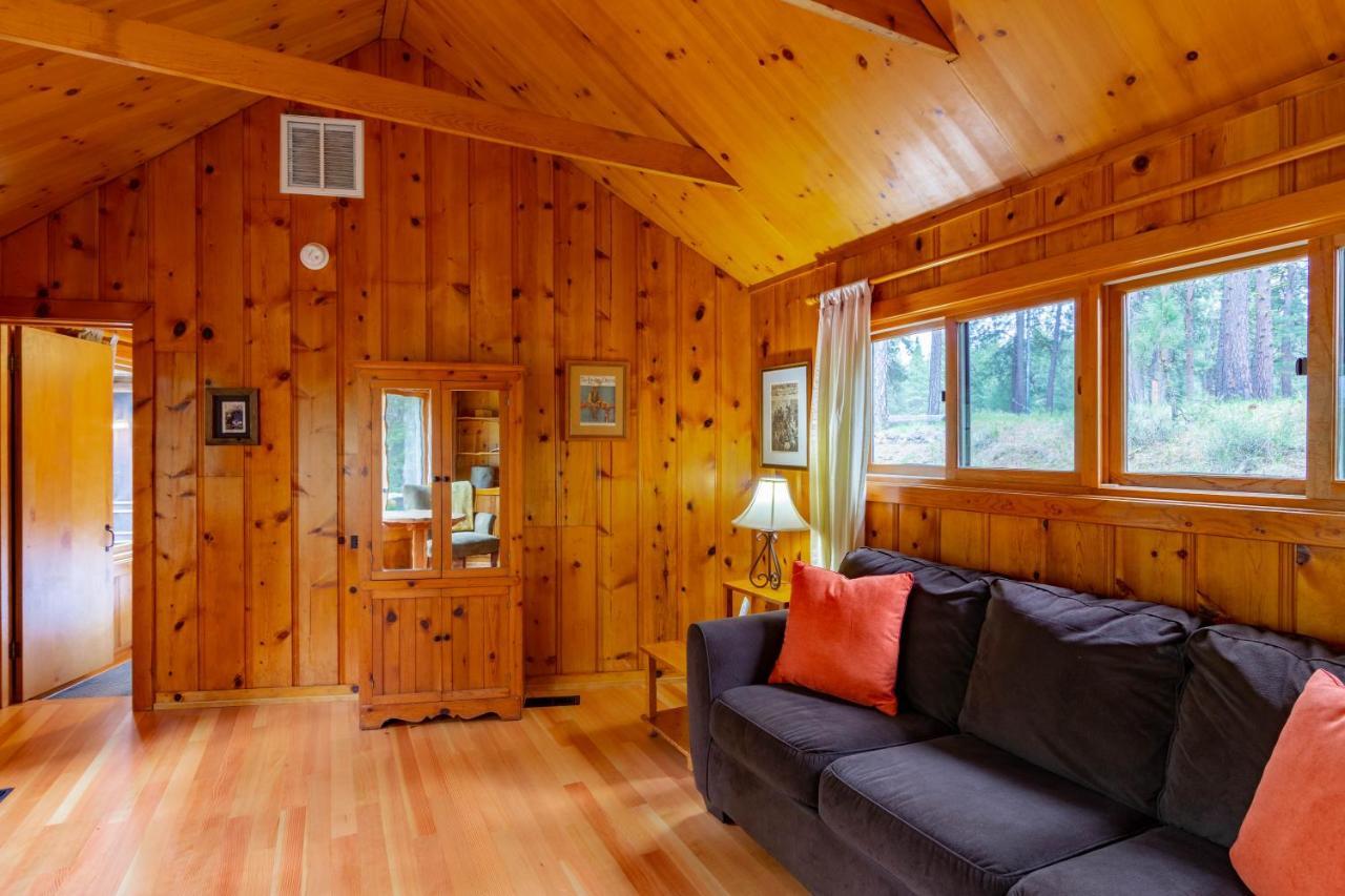 Lake Creek Lodge Camp Sherman Exterior photo