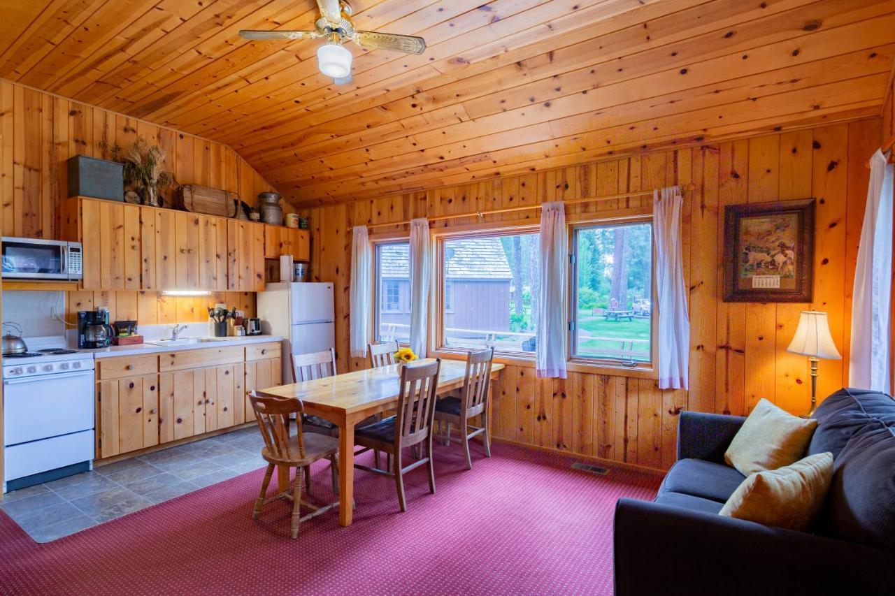 Lake Creek Lodge Camp Sherman Exterior photo